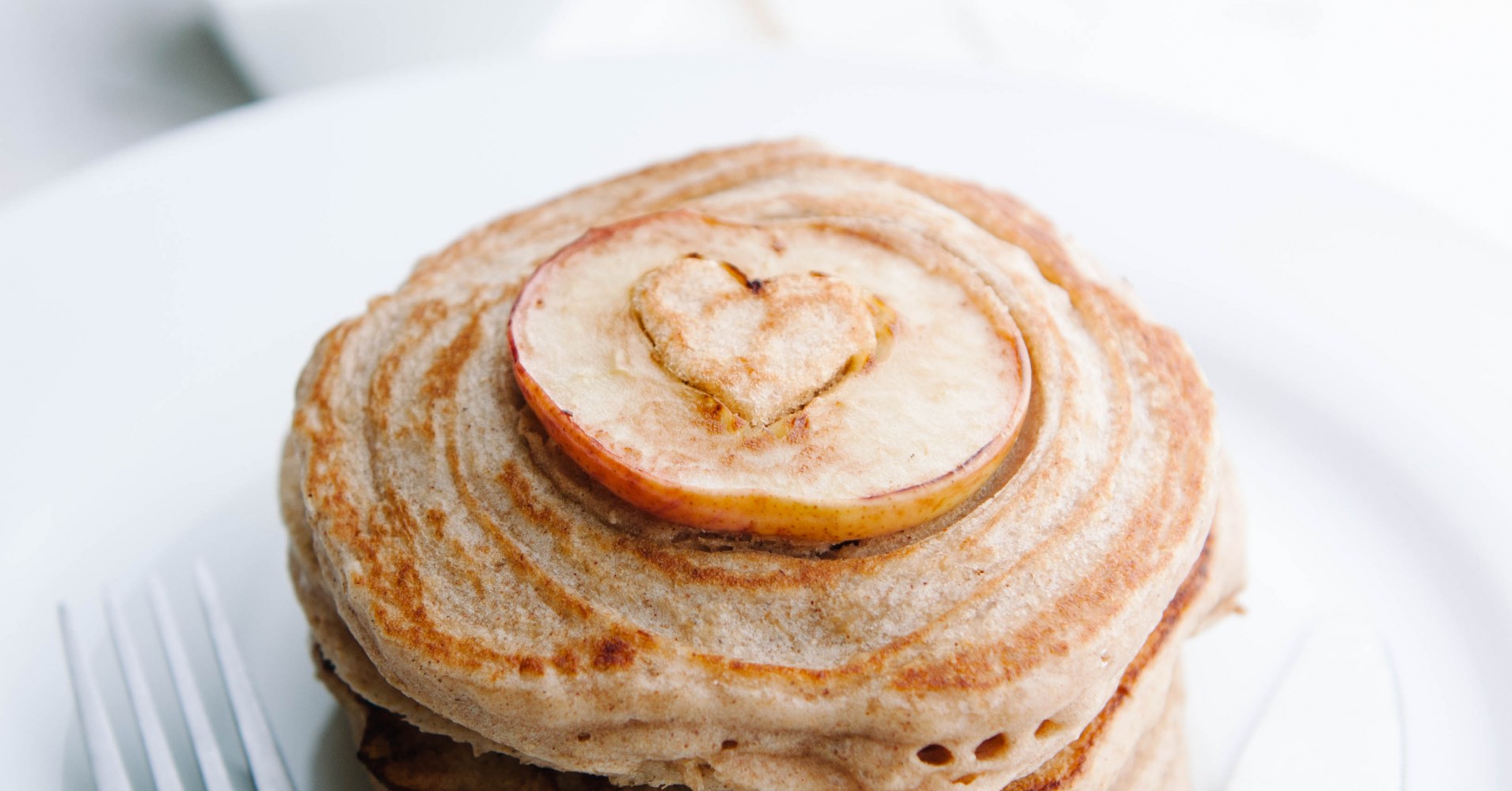 Vegan Apple and Cinnamon Pancakes Recipe | myfoodbook